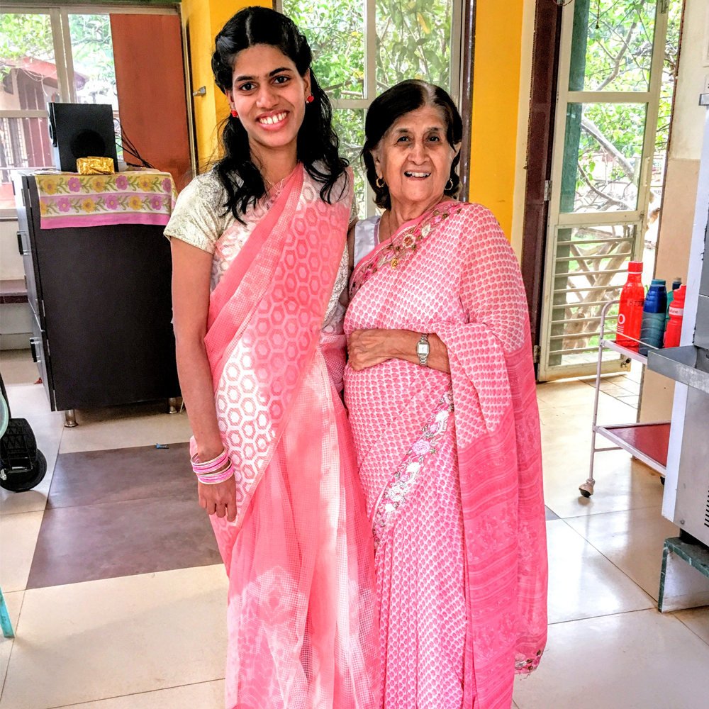 sulochana-kalro-with-pooja-founder-of-umang-wwti-karjat-1